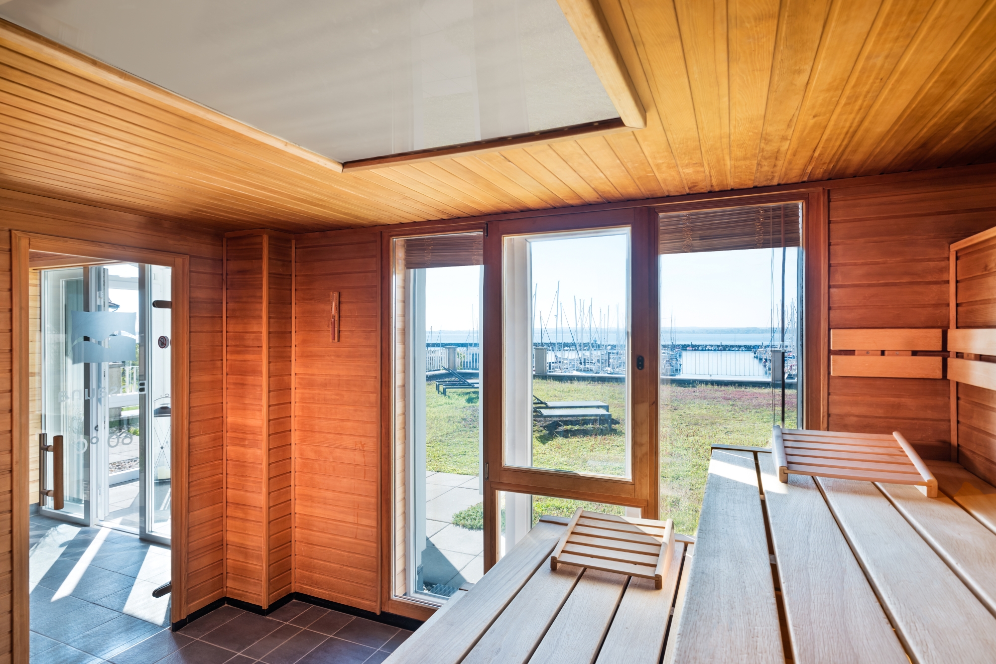 Saunablick auf den Yachthafen